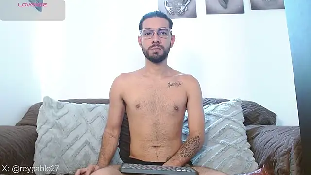 Snapshot of ReyPablo1 chatting on 23, 11, 2025 ReyPablo1 online show from 23, 11, 2025