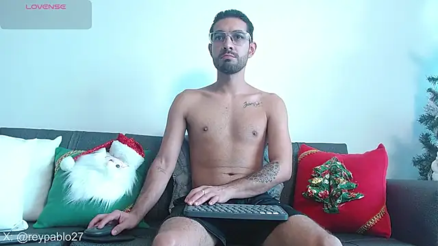 Snapshot of ReyPablo1 chatting on 17, 12, 2025 ReyPablo1 online show from 17, 12, 2025