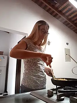 Mariam Arango online show from 27, 10, 2025