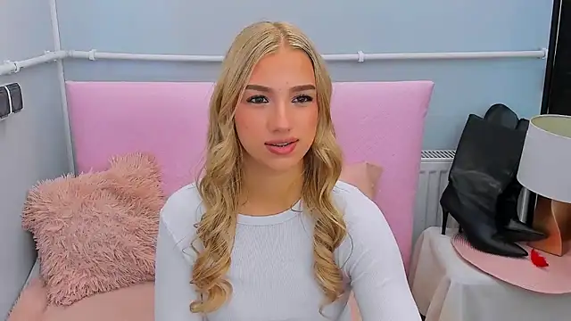 Snapshot of EvetteRose chatting on 26, 9, 2025 EvetteRose online show from 26, 9, 2025