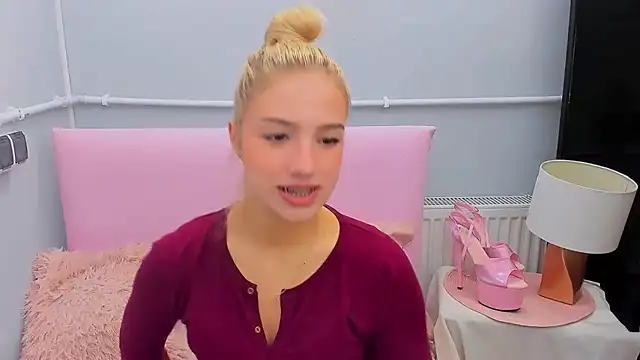 Snapshot of EvetteRose chatting on 30, 9, 2025 EvetteRose online show from 30, 9, 2025