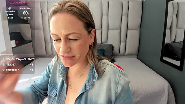 Snapshot of Charlot_milf chatting on 9, 1, 2026 Charlot milf online show from 9, 1, 2026