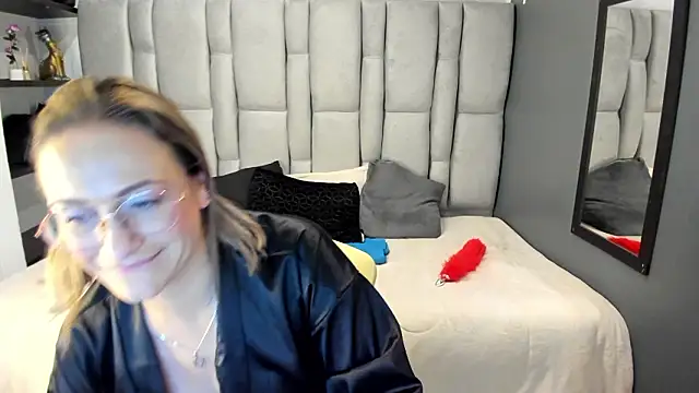 Snapshot of Charlot_milf chatting on 20, 2, 2026 Charlot milf online show from 20, 2, 2026