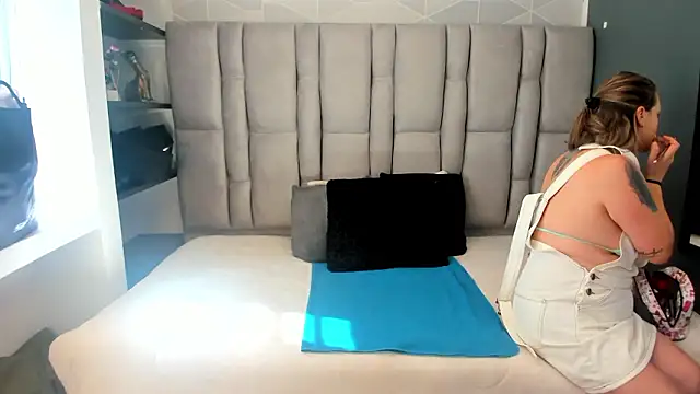 Snapshot of Charlot_milf chatting on 26, 2, 2026 Charlot milf online show from 26, 2, 2026