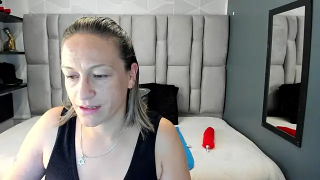 Snapshot of Charlot_milf chatting on 28, 2, 2026 Charlot milf online show from 28, 2, 2026