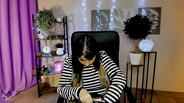 Snapshot of MartaEdams chatting on 1, 5, 2026 MartaEdams online show from 1, 5, 2026