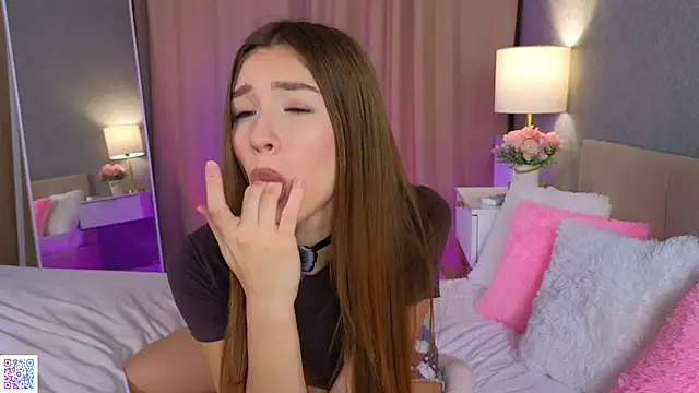 Snapshot of SweetyLali chatting on 23, 10, 2025 SweetyLali online show from 23, 10, 2025