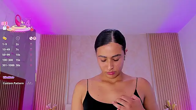 Snapshot of ZOEBARLOWE chatting on 17, 10, 2025 ZOEBARLOWE online show from 17, 10, 2025