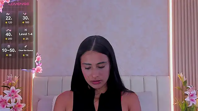 Snapshot of ZOEBARLOWE chatting on 29, 10, 2025 ZOEBARLOWE online show from 29, 10, 2025