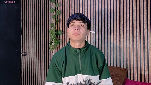 Felipe boy1 online show from 9, 10, 2025