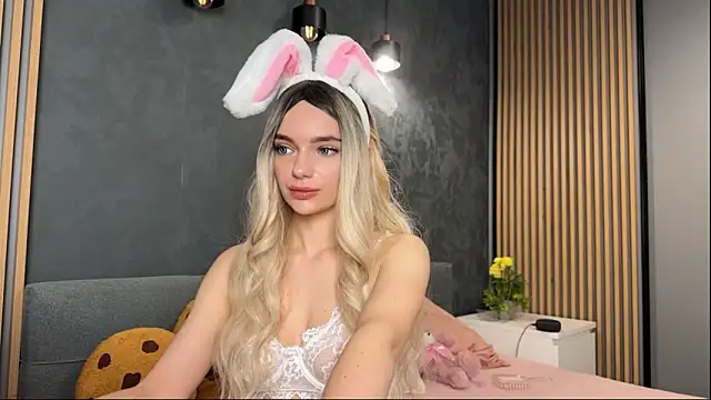 litlle angelll online show from 5, 4, 2026