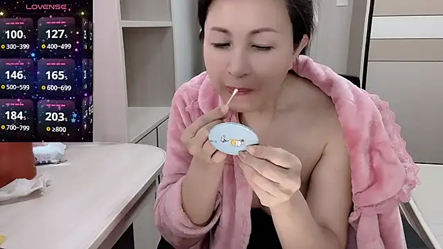 Snapshot of JackieBell chatting on 31, 10, 2025 JackieBell online show from 31, 10, 2025