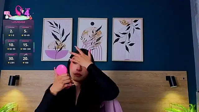 Snapshot of SarahMiler_ chatting on 3, 12, 2025 SarahMiler online show from 3, 12, 2025