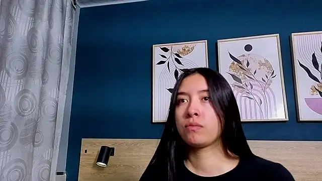 Snapshot of SarahMiler_ chatting on 5, 12, 2025 SarahMiler online show from 5, 12, 2025