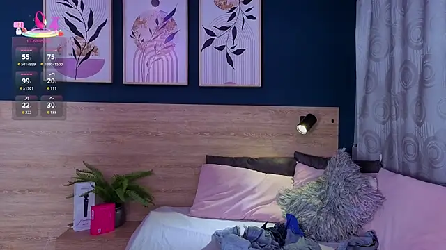 Snapshot of SarahMiler_ chatting on 23, 2, 2026 SarahMiler online show from 23, 2, 2026