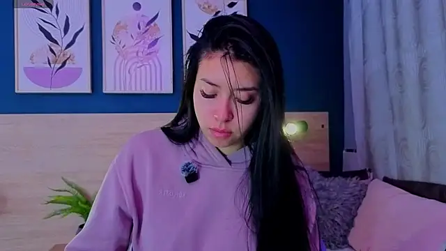 Snapshot of SarahMiler_ chatting on 27, 3, 2026 SarahMiler online show from 27, 3, 2026