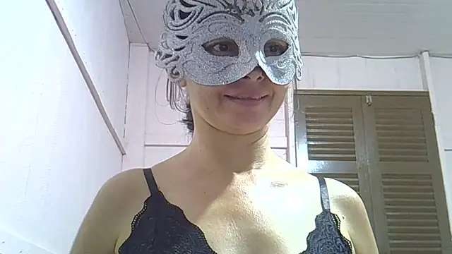 Luana sexy42 online show from 30, 4, 2026