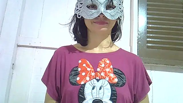 Luana sexy42 online show from 12, 5, 2026