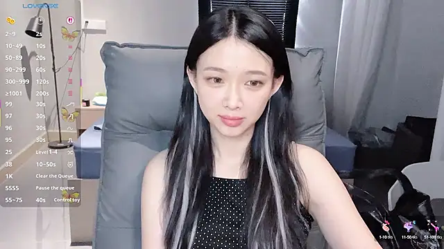 NiNi-baby520 online show from 6, 10, 2025