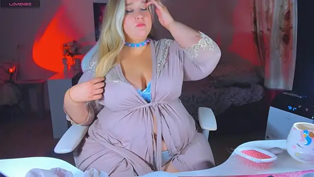 Snapshot of VanessaHayees chatting on 19, 7, 2026 VanessaHayees online show from 19, 7, 2026