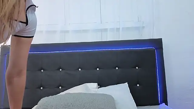 Snapshot of Angiehuston1 chatting on 17, 9, 2025 Angiehuston1 online show from 17, 9, 2025