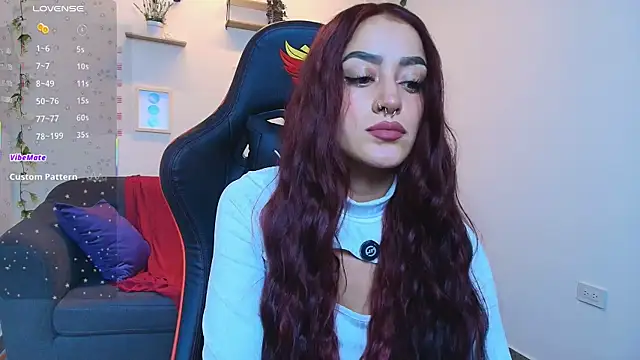 Snapshot of ViolethRosse chatting on 12, 11, 2025 ViolethRosse online show from 12, 11, 2025