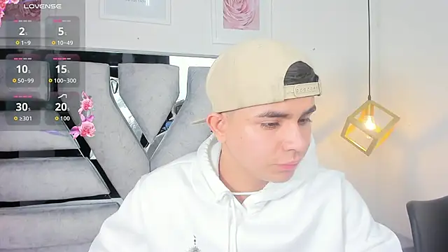 lianfox  online show from 1, 11, 2025