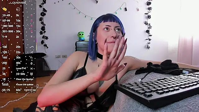 Snapshot of kattusauruss chatting on 1, 10, 2025 kattusauruss online show from 1, 10, 2025