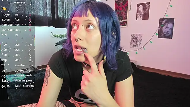 Snapshot of kattusauruss chatting on 4, 10, 2025 kattusauruss online show from 4, 10, 2025