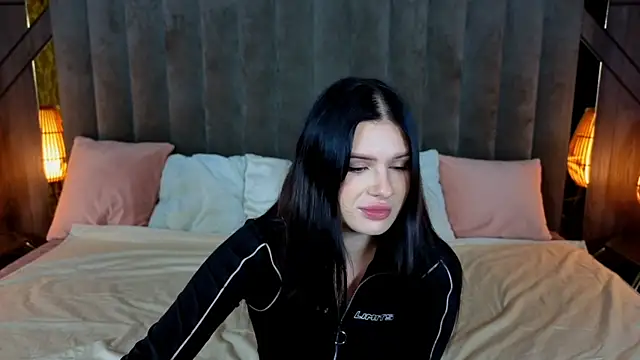 Snapshot of Neyla_Charm chatting on 10, 10, 2025 Neyla Charm online show from 10, 10, 2025