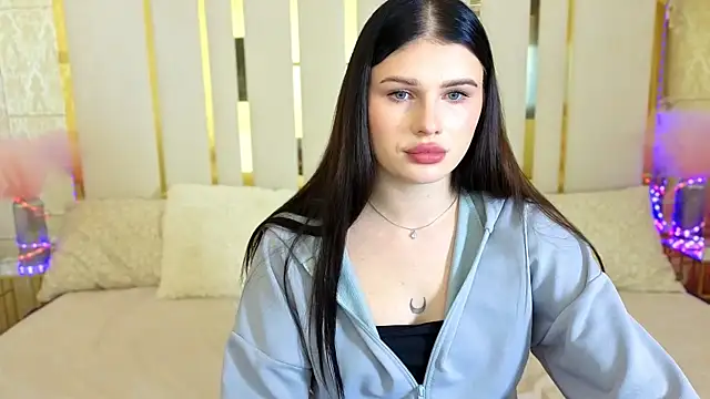 Snapshot of Neyla_Charm chatting on 17, 10, 2025 Neyla Charm online show from 17, 10, 2025