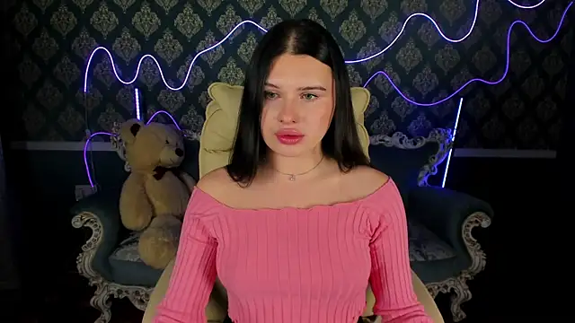 Snapshot of Neyla_Charm chatting on 1, 11, 2025 Neyla Charm online show from 1, 11, 2025