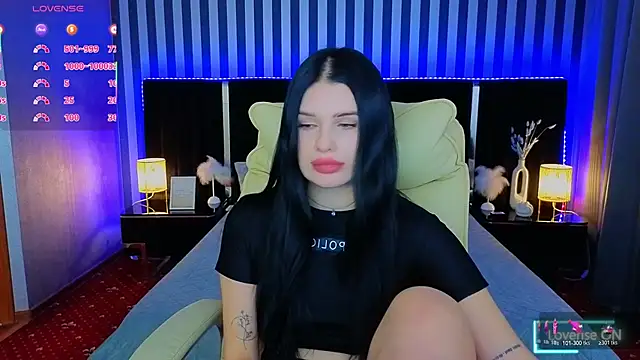 Snapshot of Neyla_Charm chatting on 18, 11, 2025 Neyla Charm online show from 18, 11, 2025