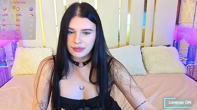 Snapshot of Neyla_Charm chatting on 5, 12, 2025 Neyla Charm online show from 5, 12, 2025