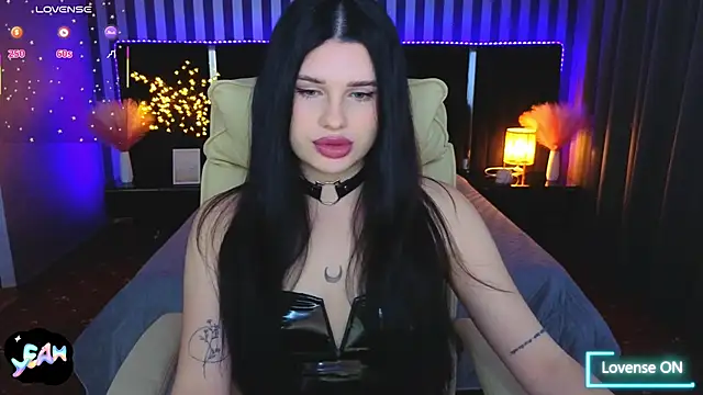 Snapshot of Neyla_Charm chatting on 11, 2, 2026 Neyla Charm online show from 11, 2, 2026