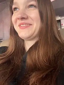 Snapshot of MichelleRoux chatting on 19, 9, 2025 MichelleRoux online show from 19, 9, 2025