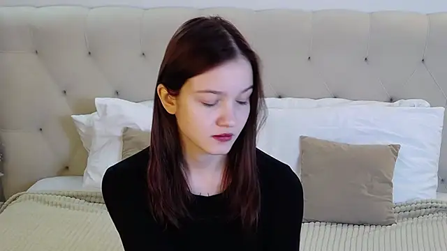 MichelleRoux online show from 7, 11, 2025