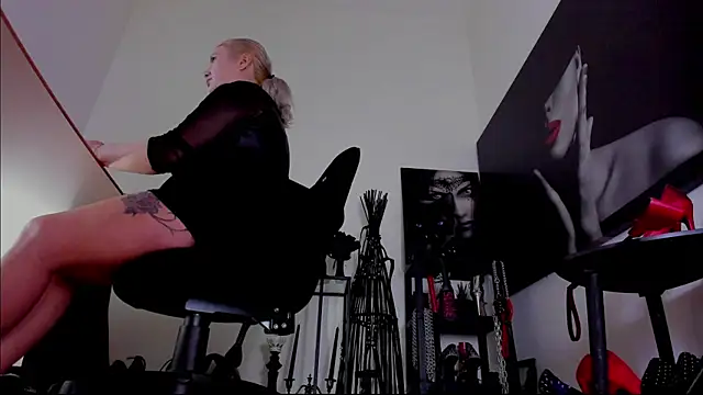 demisweet online show from 10, 2, 2026