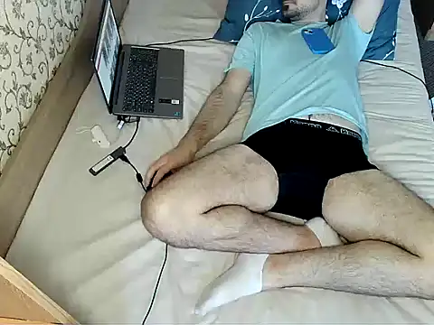 Snapshot of bul_boy chatting on 5, 4, 2026 bul boy online show from 5, 4, 2026