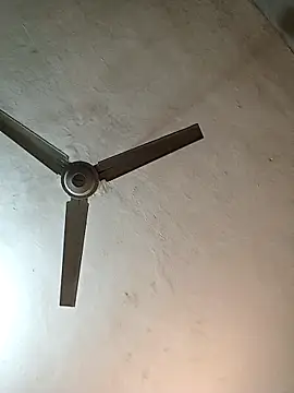 Snapshot of crees99 chatting on 11, 10, 2025 crees99 online show from 11, 10, 2025