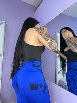 CrisMarulanda online show from 29, 3, 2026