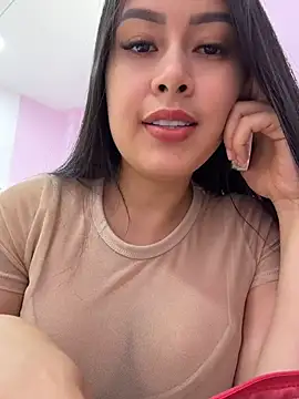 CrisMarulanda online show from 6, 5, 2026