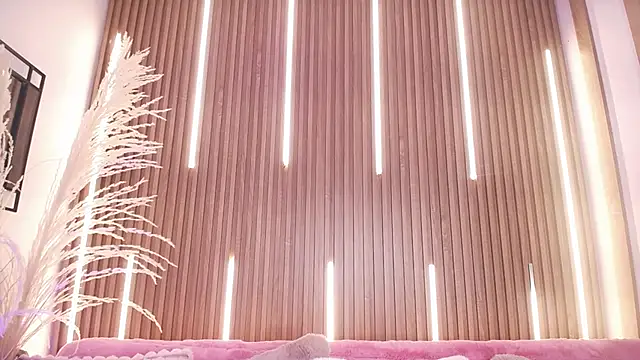 MylaDreams online show from 28, 9, 2025