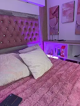 MylaDreams online show from 13, 5, 2026