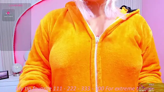 Snapshot of hinata_dolly chatting on 14, 10, 2025 hinata dolly online show from 14, 10, 2025