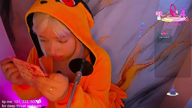 Snapshot of hinata_dolly chatting on 4, 12, 2025 hinata dolly online show from 4, 12, 2025