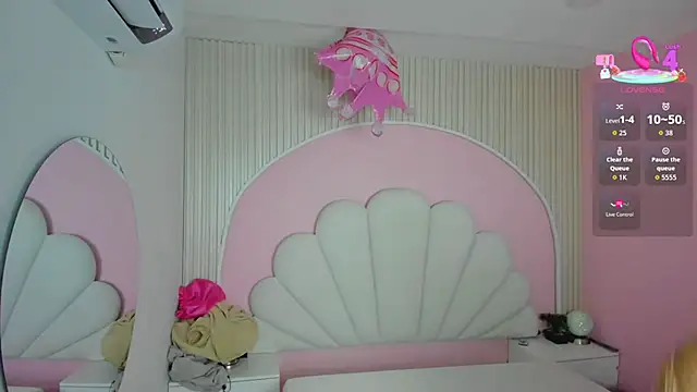 hinata dolly online show from 4, 4, 2026