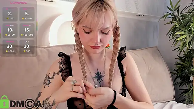 Molly Platt online show from 4, 5, 2026