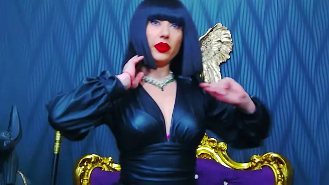 Snapshot of LaraMaeve chatting on 18, 10, 2025 LaraMaeve online show from 18, 10, 2025