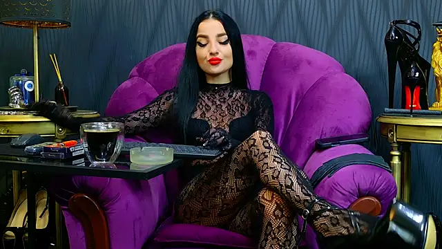 Snapshot of VivianReeve chatting on 24, 10, 2025 VivianReeve online show from 24, 10, 2025